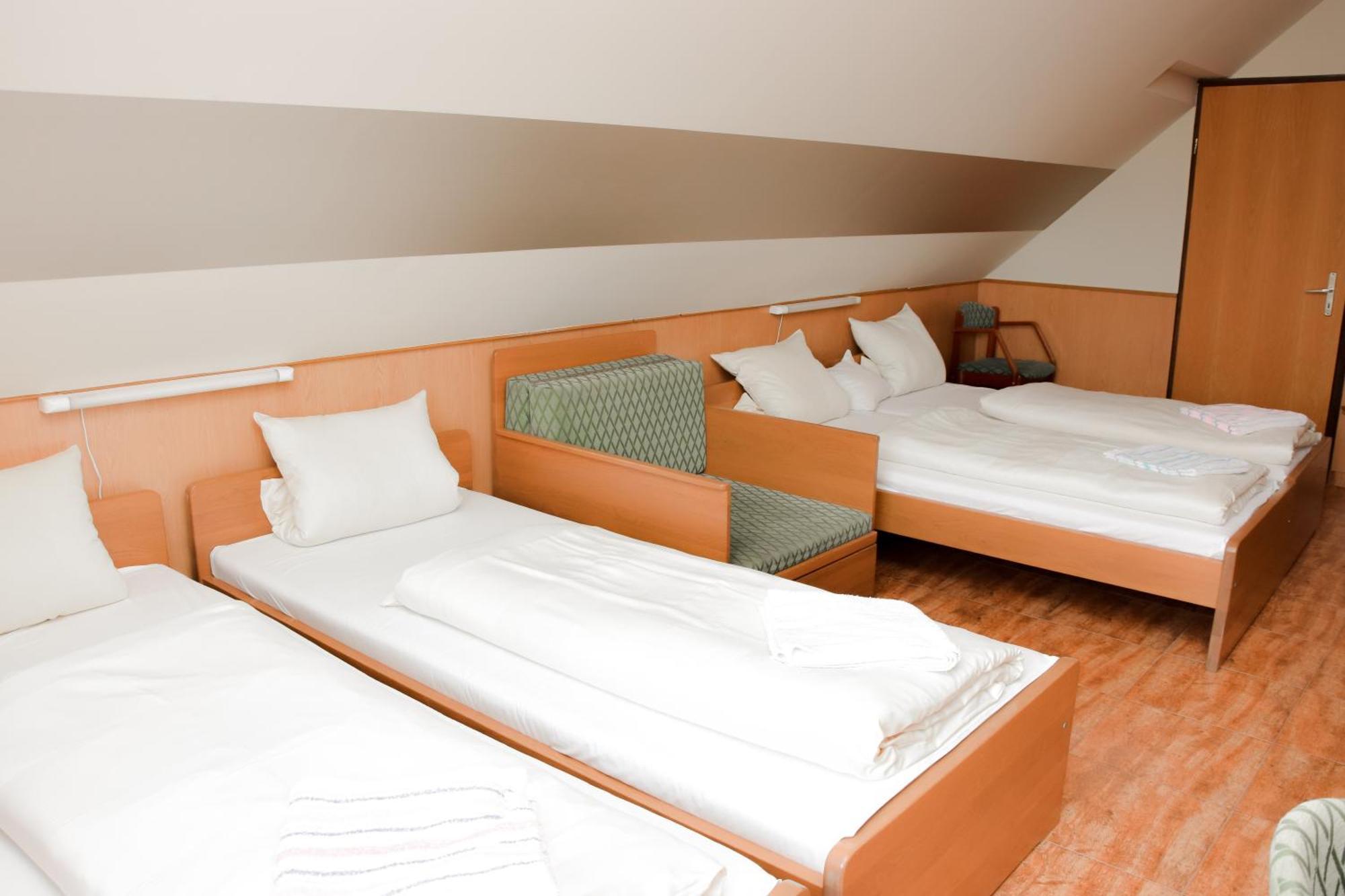 Hotel Csikar Csarda Es Panzio Kőszeg Zewnętrze zdjęcie